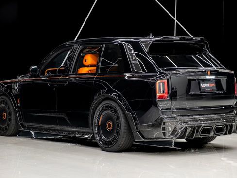 Used 2025 Rolls-Royce Cullinan AWD/4WD image 13