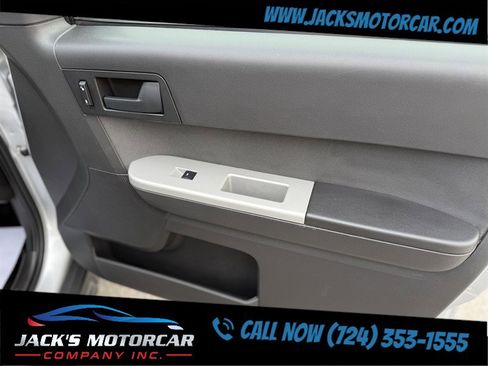Used 2010 Ford Escape XLT image 17