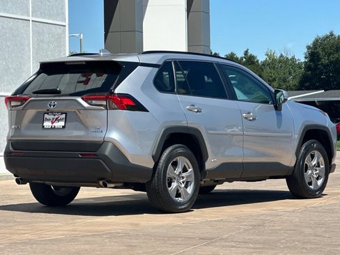 Certified 2023 Toyota RAV4 LE AWD/4WD image 4