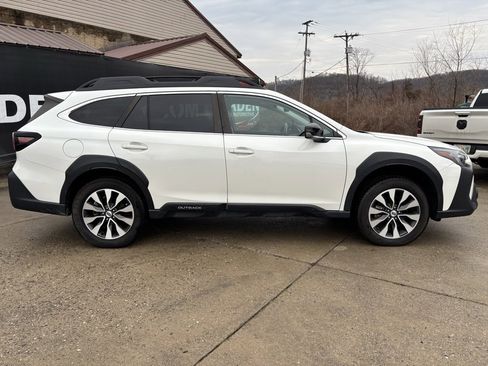 Used 2023 Subaru Outback Limited image 8