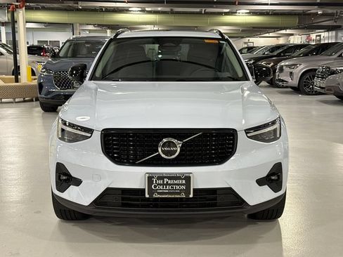 Used 2026 Volvo XC40 B5 Plus AWD/4WD image 10