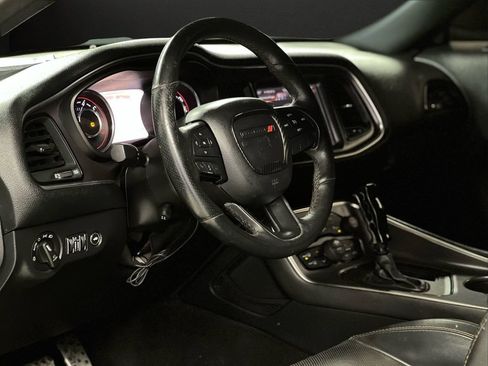 Used 2015 Dodge Challenger R/T Plus RWD image 9