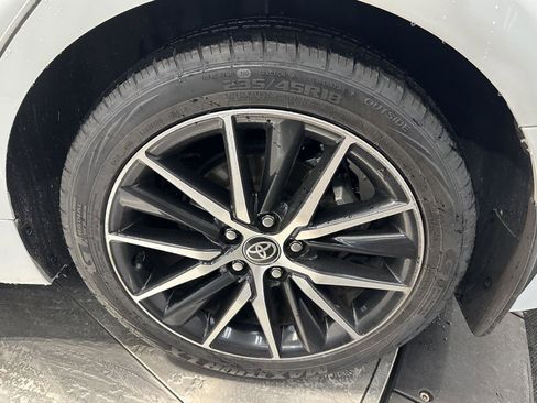 Used 2023 Toyota Camry SE image 9