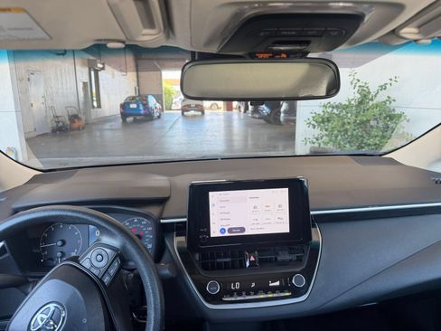 Used 2025 Toyota Corolla LE FWD image 58