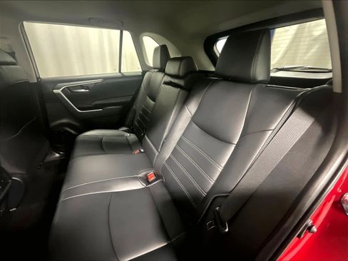 Used 2025 Toyota RAV4 XLE Premium image 15