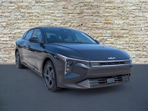 New 2026 Kia K4 FWD image 2