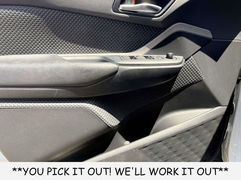 Used 2021 Toyota C-HR LE FWD image 12