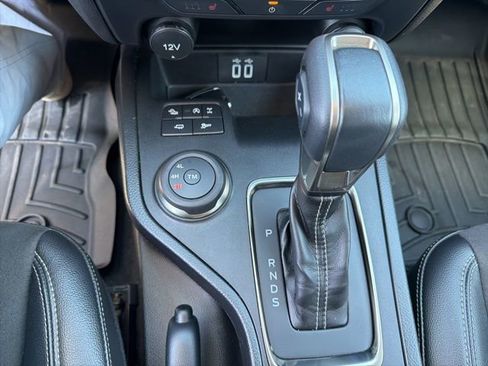 Used 2023 Ford Ranger Lariat w/ Tremor Off-Road Package image 28