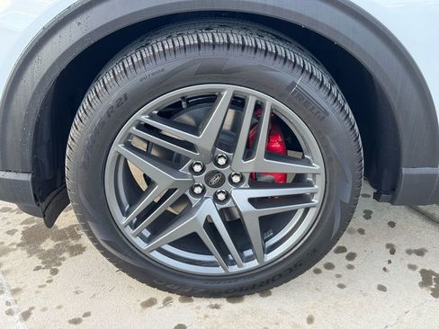 New 2026 Ford Explorer ST w/ Sun And Sound Package image 7