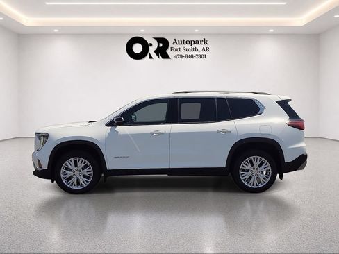 Used 2026 GMC Acadia Elevation w/ Elevation Premium Package FWD image 3