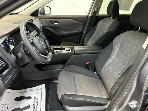 Certified 2023 Nissan Rogue SV image 4