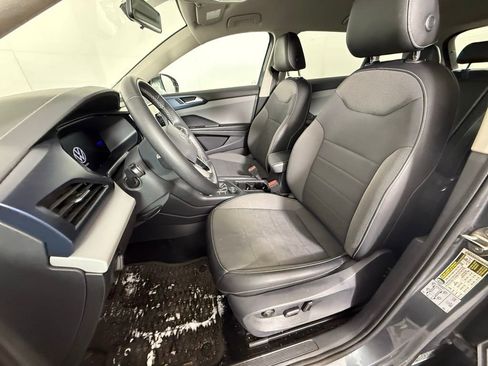 Used 2022 Volkswagen Taos SE image 12