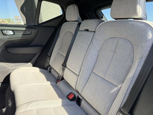 Used 2023 Volvo XC40 Recharge Ultimate image 36