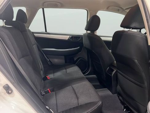 Used 2018 Subaru Outback 2.5i AWD/4WD image 18