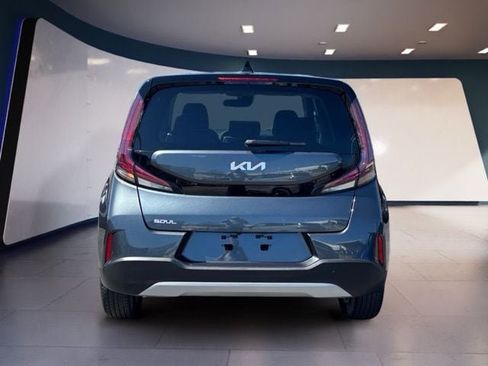 Certified 2025 Kia Soul LX w/ LX Technology Package FWD image 4