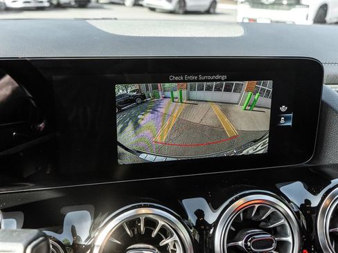 Used 2022 Mercedes-Benz GLA 250 4MATIC image 9