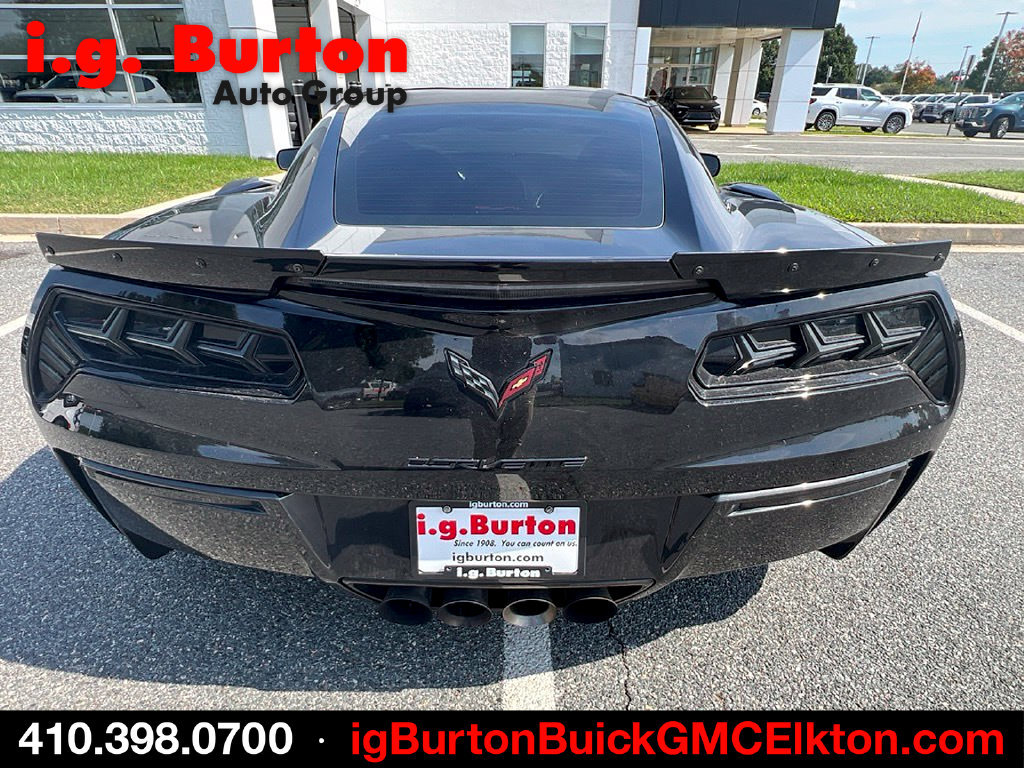Used 2015 Chevrolet Corvette Z06 w/ 3LZ Preferred Equipment Group RWD image 7