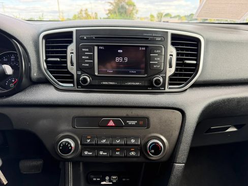 Used 2018 Kia Sportage LX AWD/4WD image 22