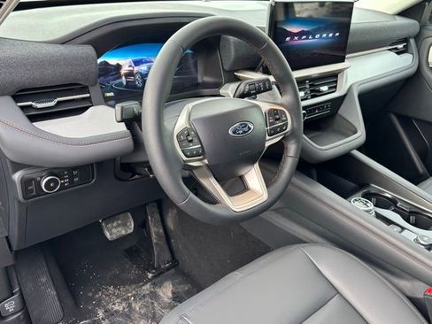 New 2026 Ford Explorer Active w/ Active Comfort Package image 9