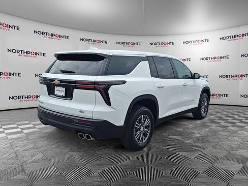 Used 2024 Chevrolet Traverse LS FWD image 6