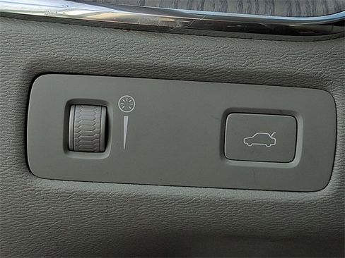 Used 2019 Volvo XC60 T5 Inscription image 25