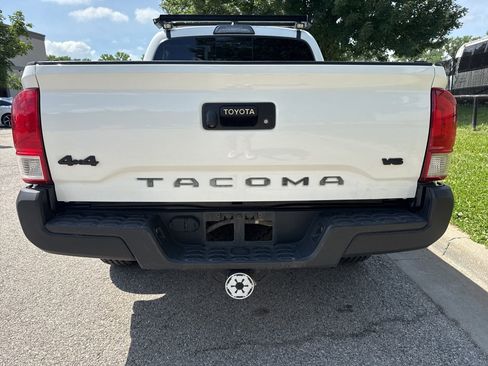 Used 2017 Toyota Tacoma TRD Off-Road w/ Tow Package (A/T) AWD/4WD image 6