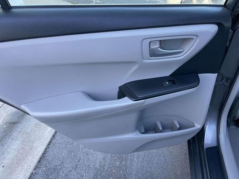 Used 2015 Toyota Camry LE image 19