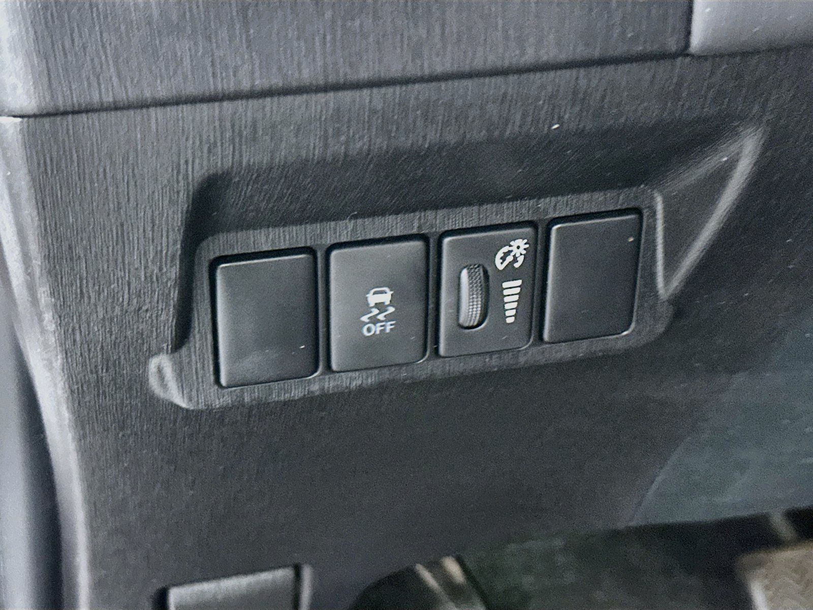 Used 2015 Toyota Prius V Five FWD image 11