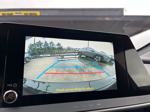 Used 2025 Toyota Prius LE image 17