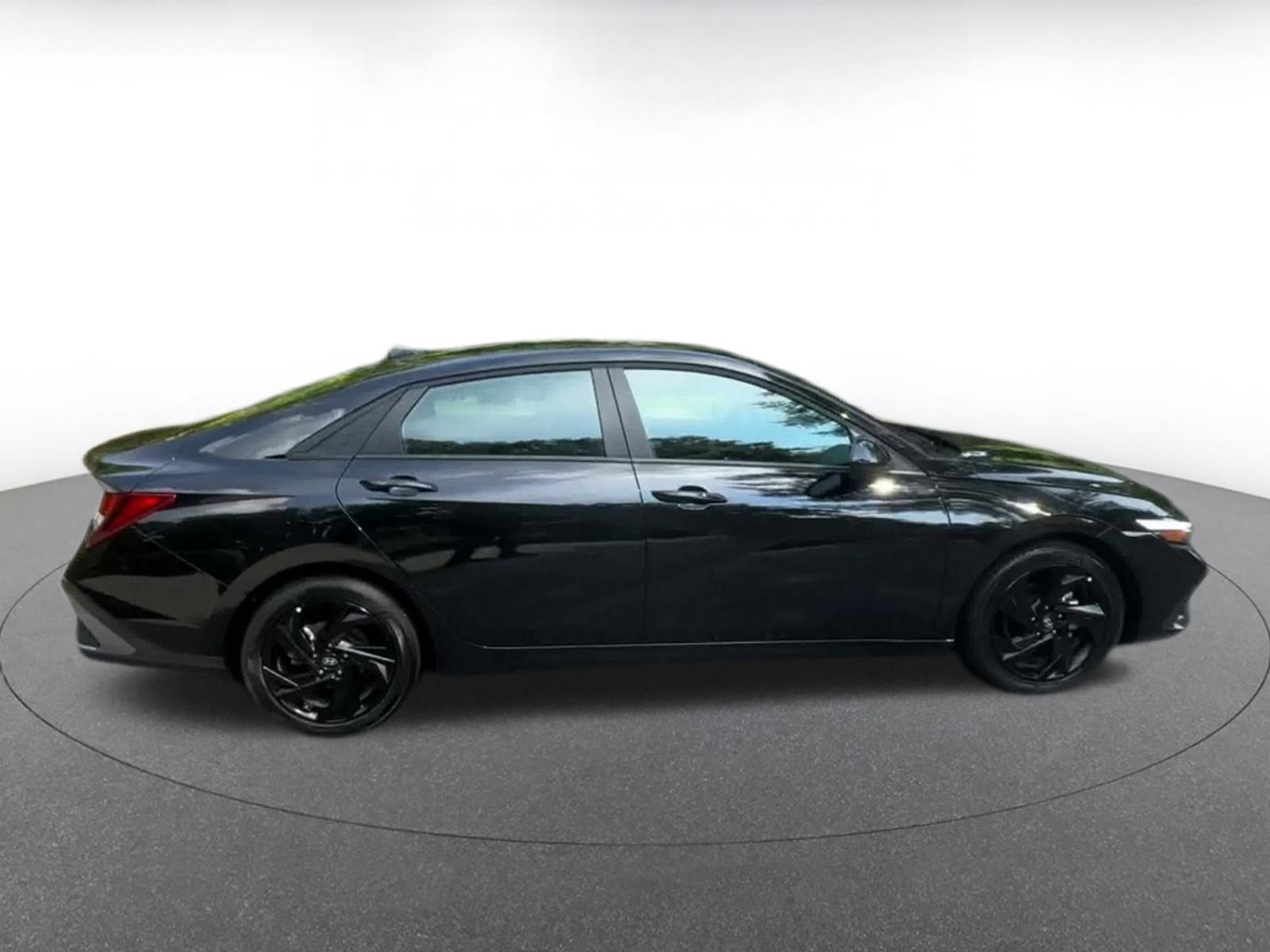 Used 2026 Hyundai Elantra Sport FWD image 15