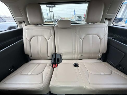 Used 2022 Ford Expedition Limited image 14