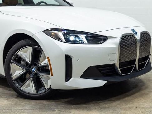 Used 2025 BMW i4 xDrive40i w/ Premium Package image 5