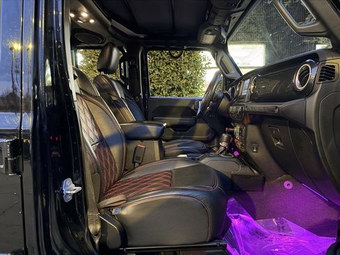 Used 2018 Jeep Wrangler Unlimited Rubicon image 33