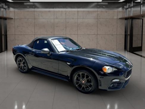 Used 2019 FIAT 124 Spider Abarth w/ Convenience Group RWD image 11