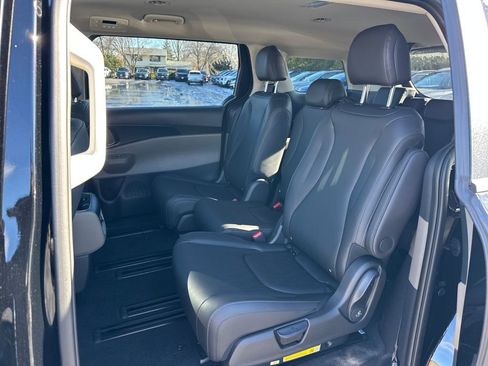 New 2026 Kia Carnival LXS image 13