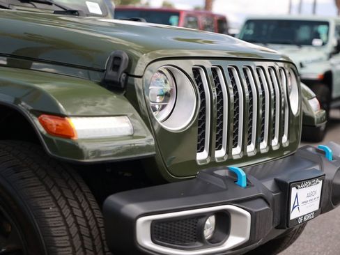 Used 2022 Jeep Wrangler Unlimited Sahara AWD/4WD image 7