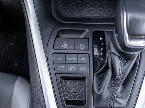 Used 2021 Toyota RAV4 XLE Premium AWD/4WD image 28