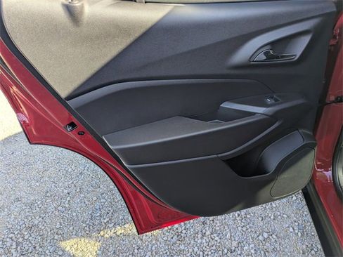 New 2026 Chevrolet Trax RS w/ Sunroof Package image 22