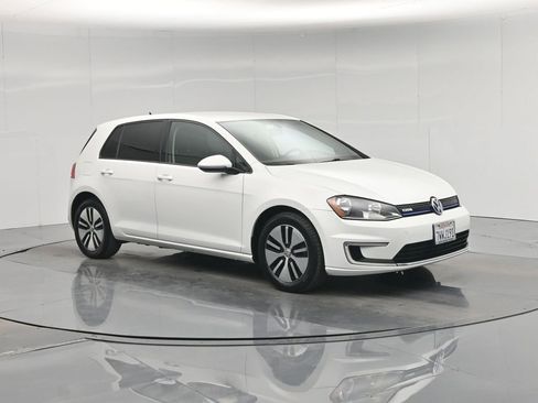 Used 2016 Volkswagen e-Golf SE w/ DC Fast Charging Package image 23