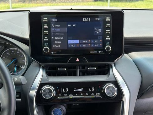 Used 2022 Toyota Venza XLE AWD/4WD image 10