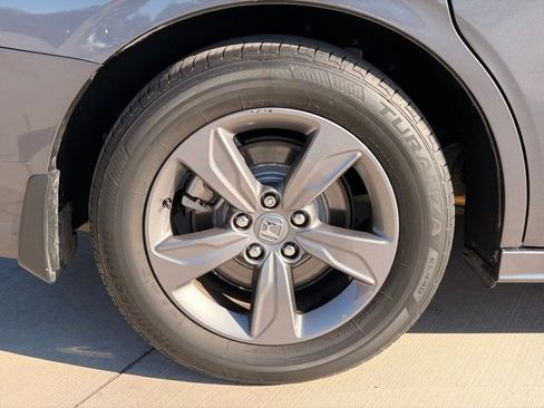 Used 2025 Honda Odyssey Touring image 6