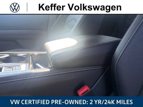 Used 2024 Volkswagen Atlas Cross Sport SE FWD image 29