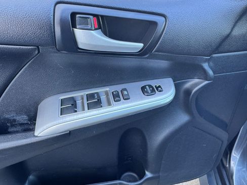 Used 2014 Toyota Camry SE w/ Moonroof Package image 11