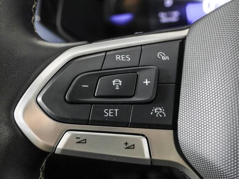 Used 2024 Volkswagen Taos SE w/ Panoramic Sunroof Package image 26