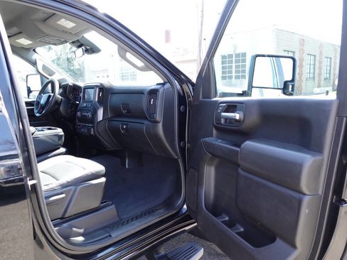 Used 2024 Chevrolet Silverado 2500 Custom w/ Custom Value Package AWD/4WD image 31