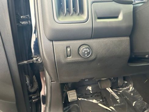Used 2022 Chevrolet Colorado LT w/ LT Convenience Package RWD image 38