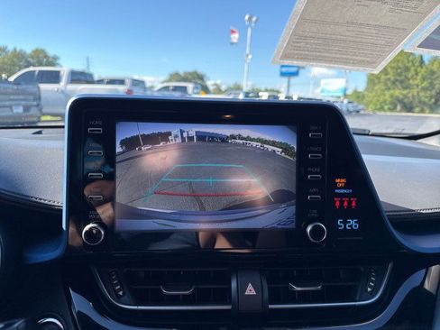 Used 2019 Toyota C-HR XLE FWD image 22