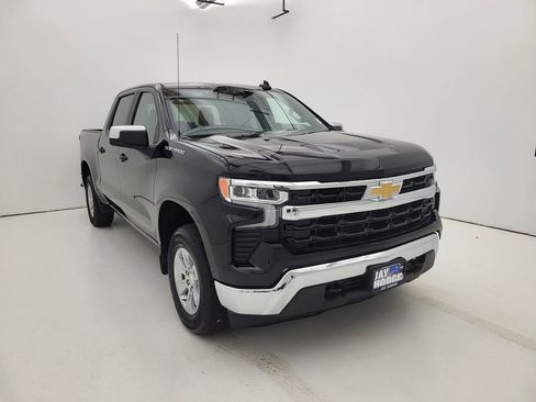 Used 2025 Chevrolet Silverado 1500 LT AWD/4WD image 12