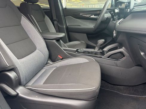 Used 2025 Chevrolet TrailBlazer LT image 25