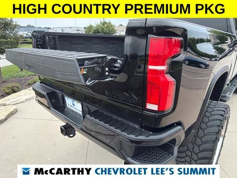 Used 2025 Chevrolet Silverado 2500 High Country w/ High Country Premium Package AWD/4WD image 15